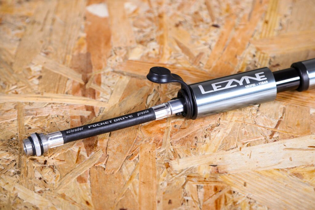 2020 Lezyne Pocket Drive – hose.jpg
