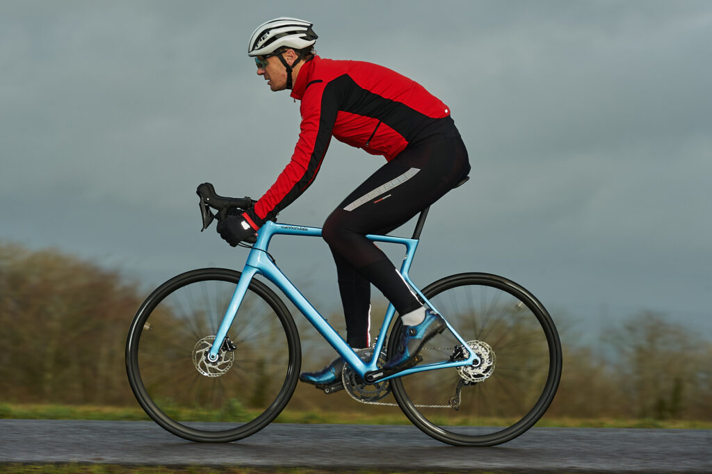 2021 Cannondale SuperSix Evo Carbon Disc 105 – riding 4.jpg