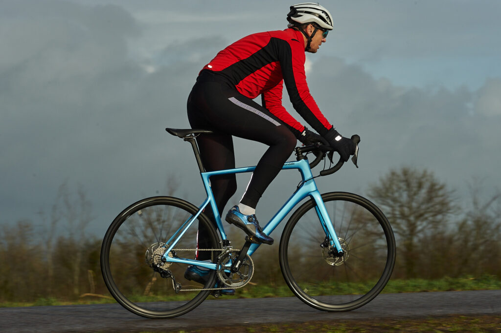 2021 Cannondale SuperSix Evo Carbon Disc 105 – riding 5.jpg