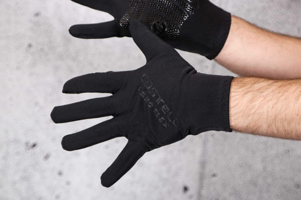 2021 Castelli Tutto Nano Glove – back.jpg