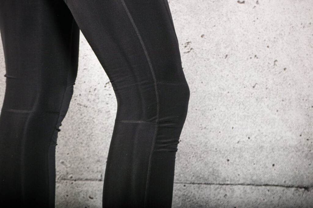 2021 Gore C5 Thermo Bib Tight – knee stitching.jpg
