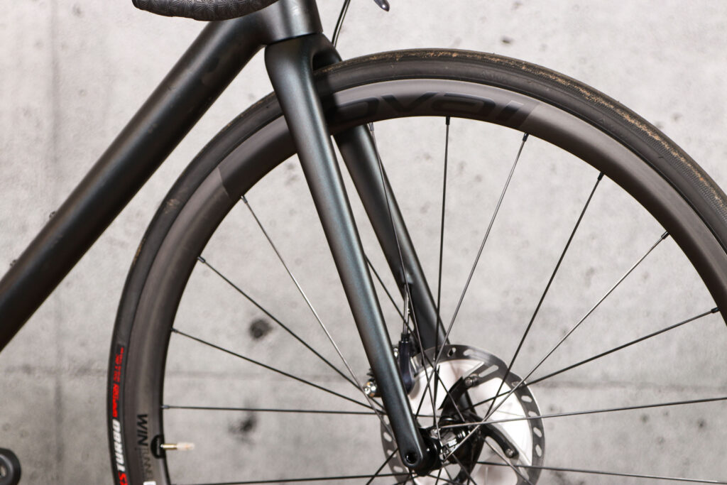 2021 Specialized Aethos Pro Ultegra Di2 – fork.jpg
