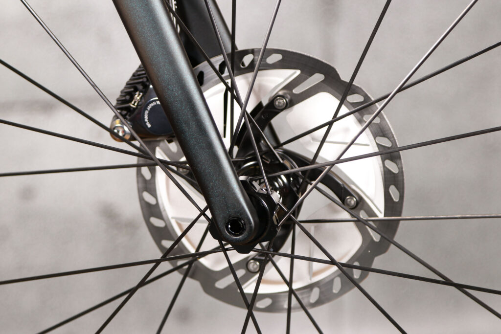 2021 Specialized Aethos Pro Ultegra Di2 – fork detail.jpg
