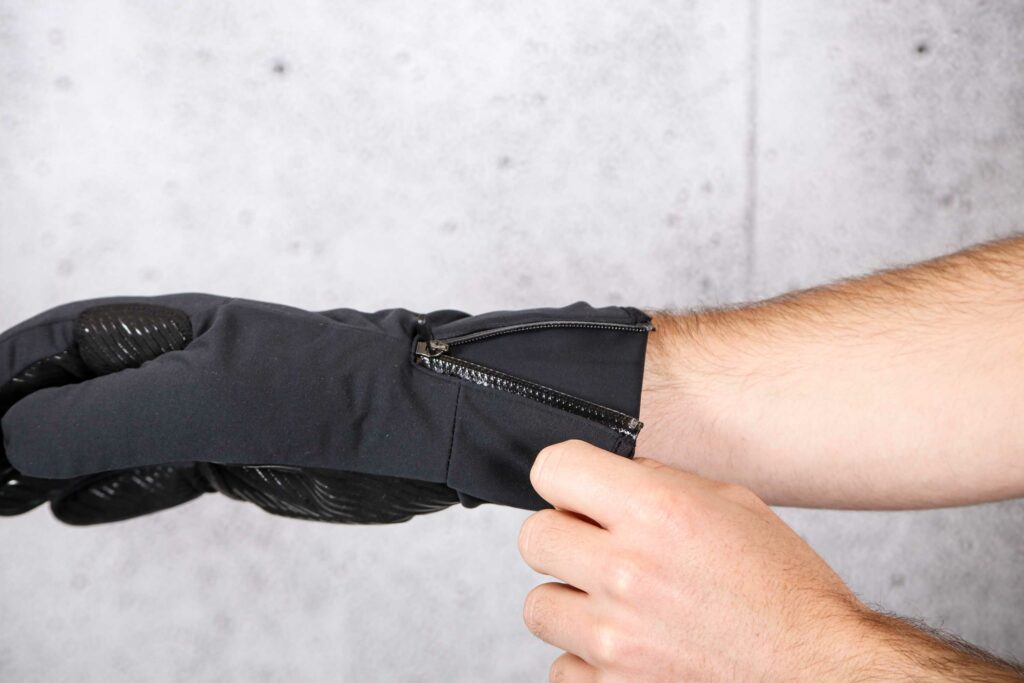 2021 Sportful Fiandre Glove – zip.jpg
