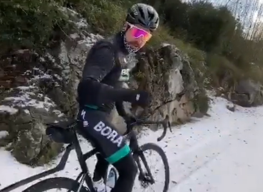 Peter Sagan vs the snow (via Instagram).PNG