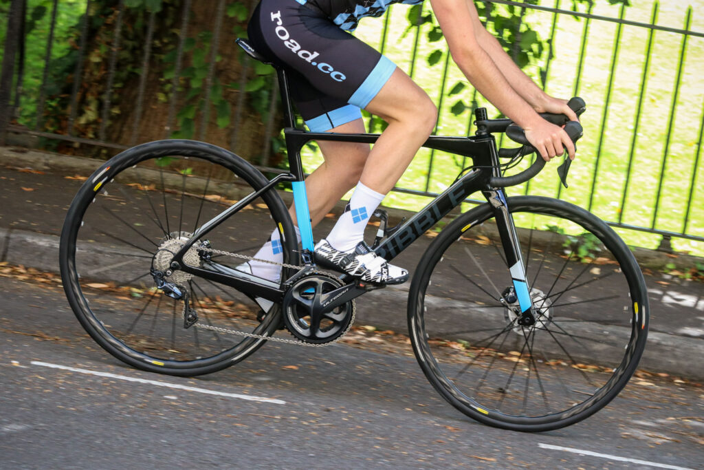 ribble-endurance-sl-riding-1.jpg