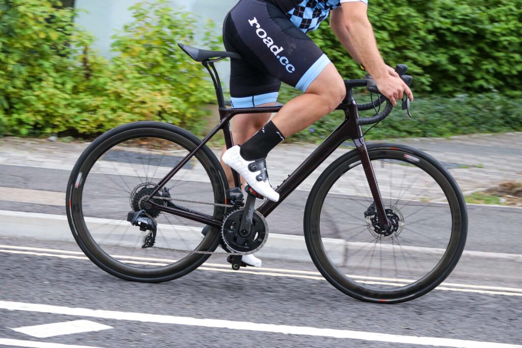 2020 Canyon Endurace CF SLX Disc 8.0 eTap – riding 1.jpg