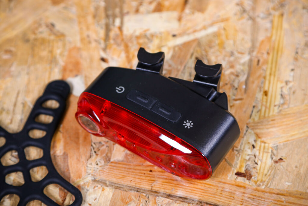 2020 ETC Watchman Action Camera With Rear Light – buttons.jpg