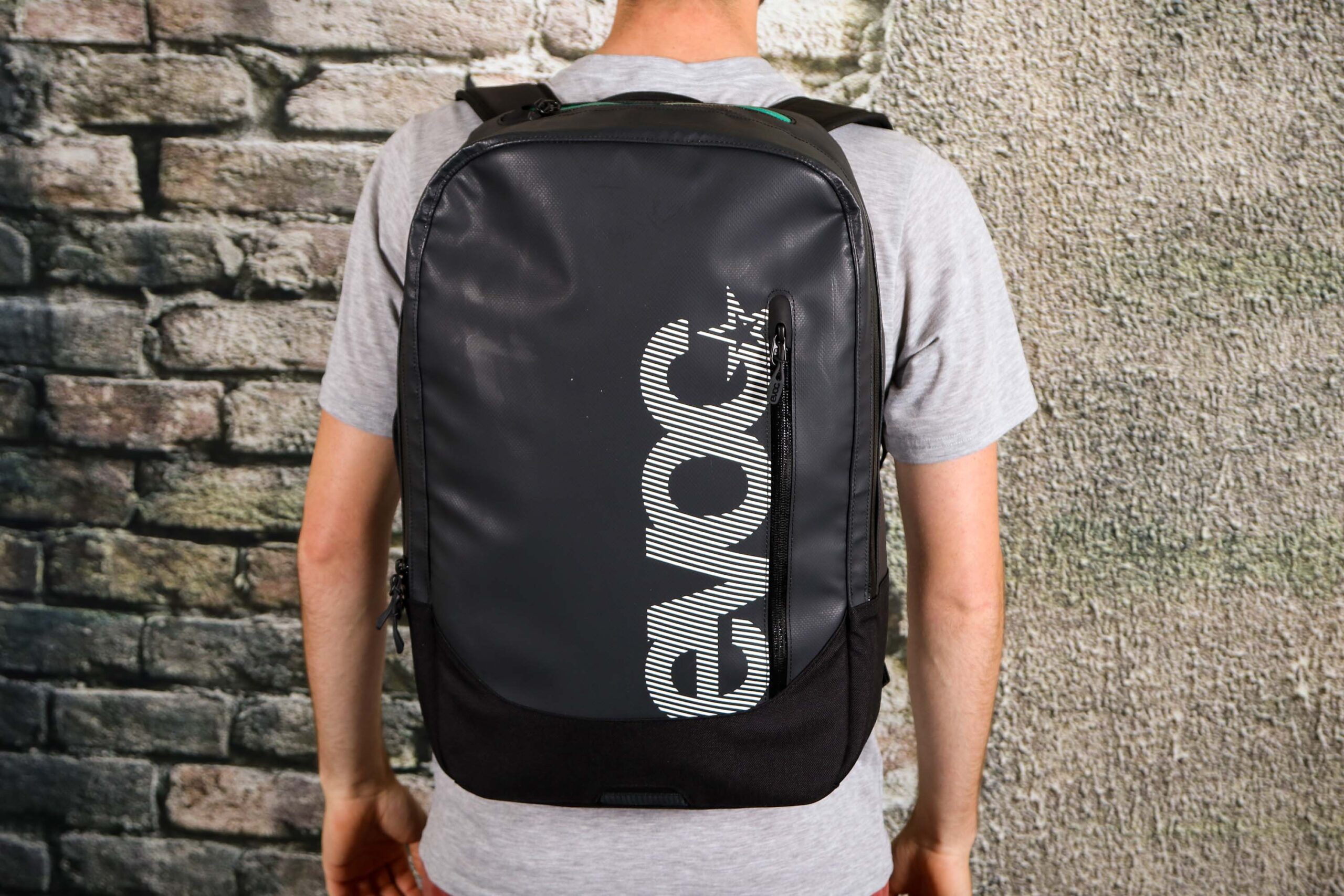 2020 Evoc Commuter 1.8L back pack