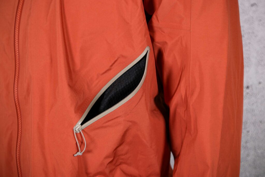 2021 7mesh Copilot Jacket – pocket.jpg