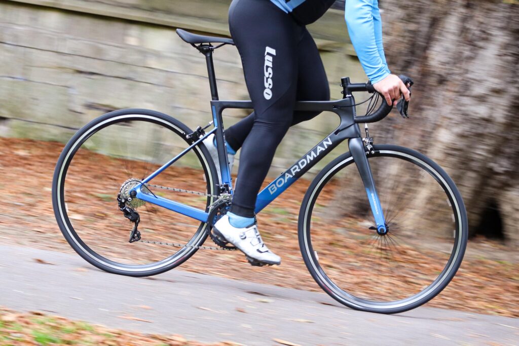 2021 Boardman SLR 8.9 Carbon &ndash; riding 1.jpg