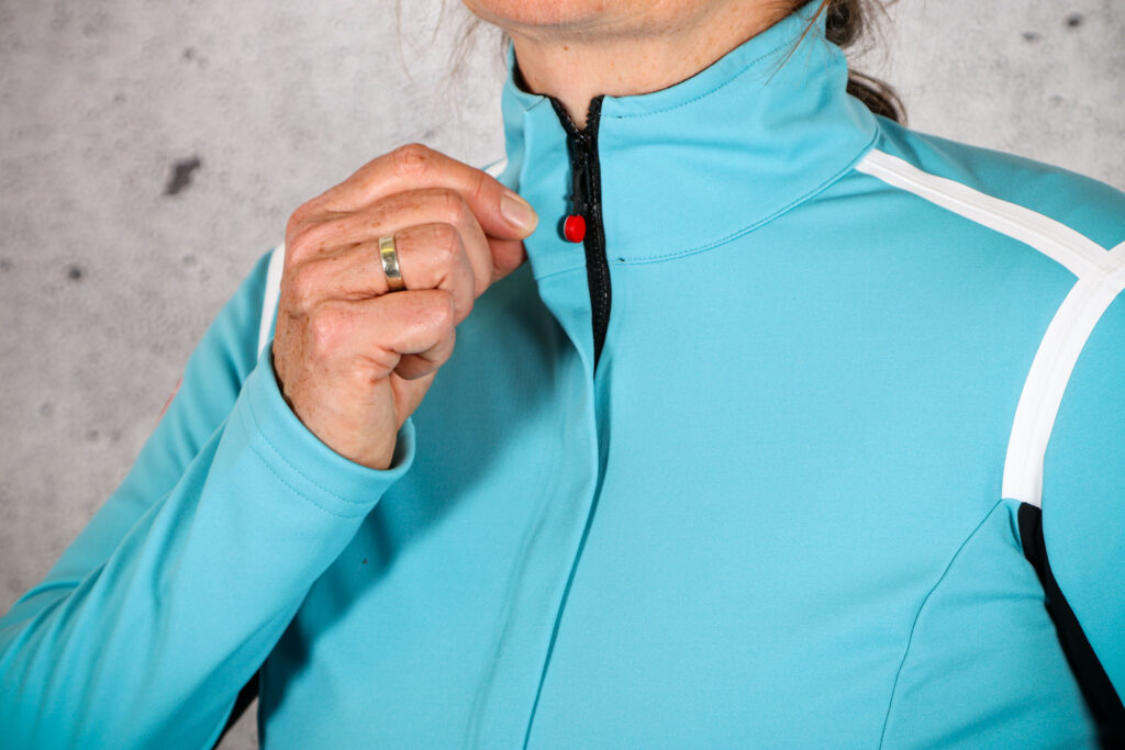 2021 Castelli Perfetto RoS Long Sleeve Women’s Jacket – collar flap.jpg