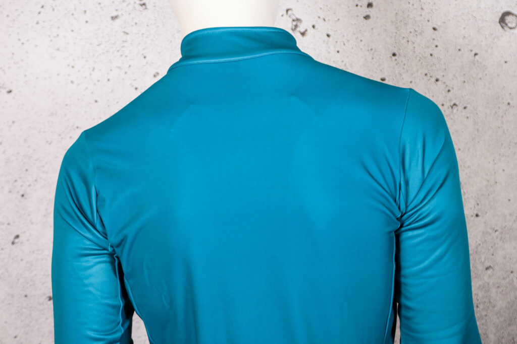 2021 dhb Classic Thermal Softshell Jacket – shoulders.jpg
