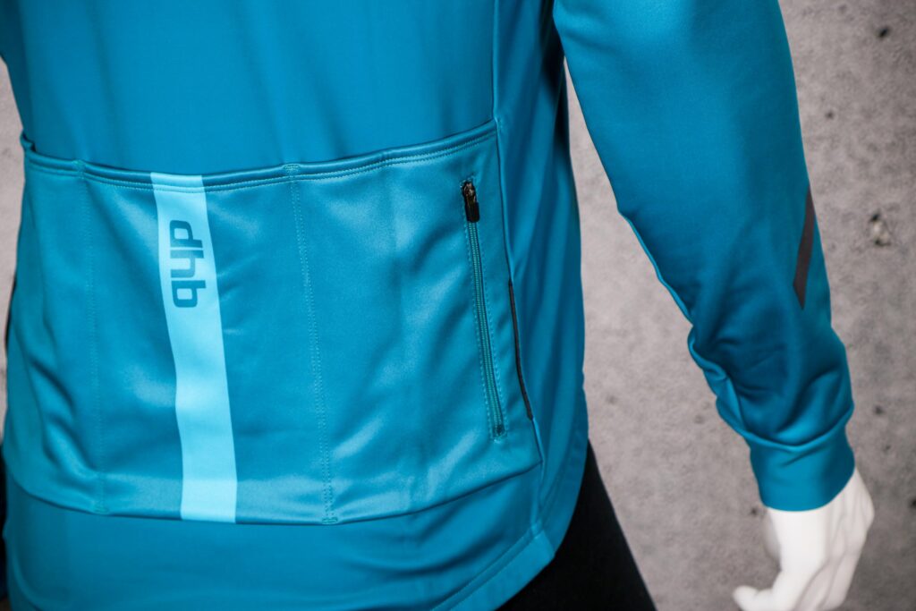 2021 dhb Classic Thermal Softshell Jacket – zip pocket.jpg