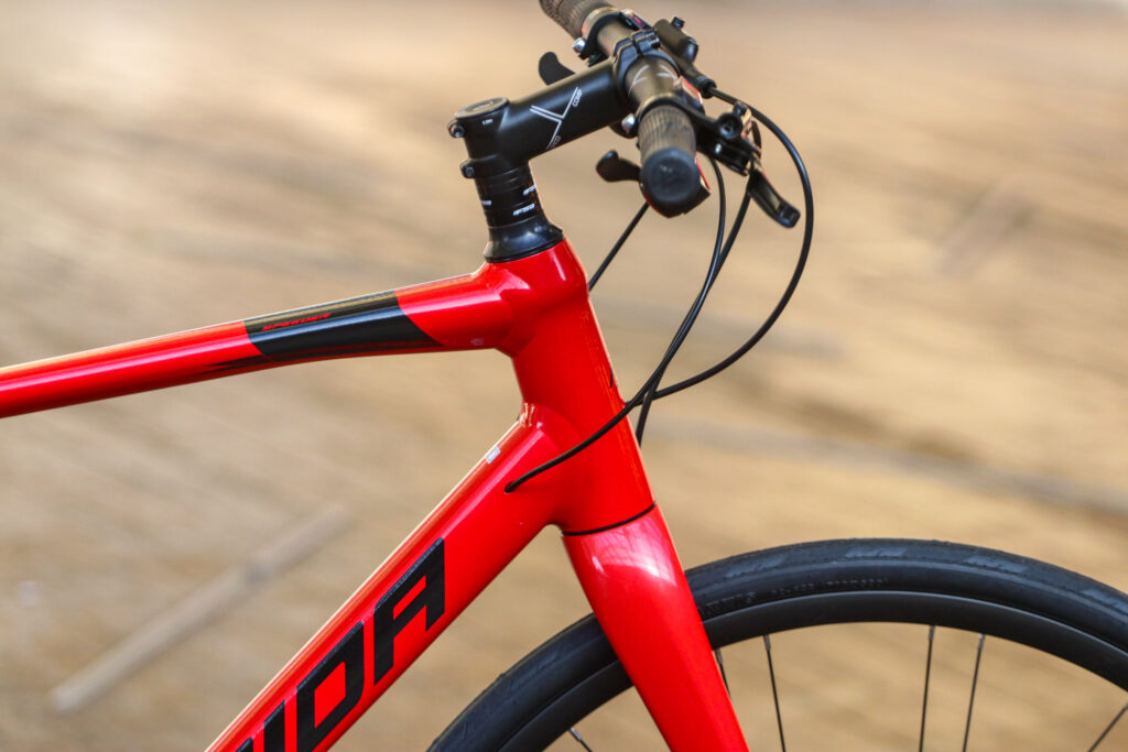 2021 Merida Speeder 200 – head tube.jpg