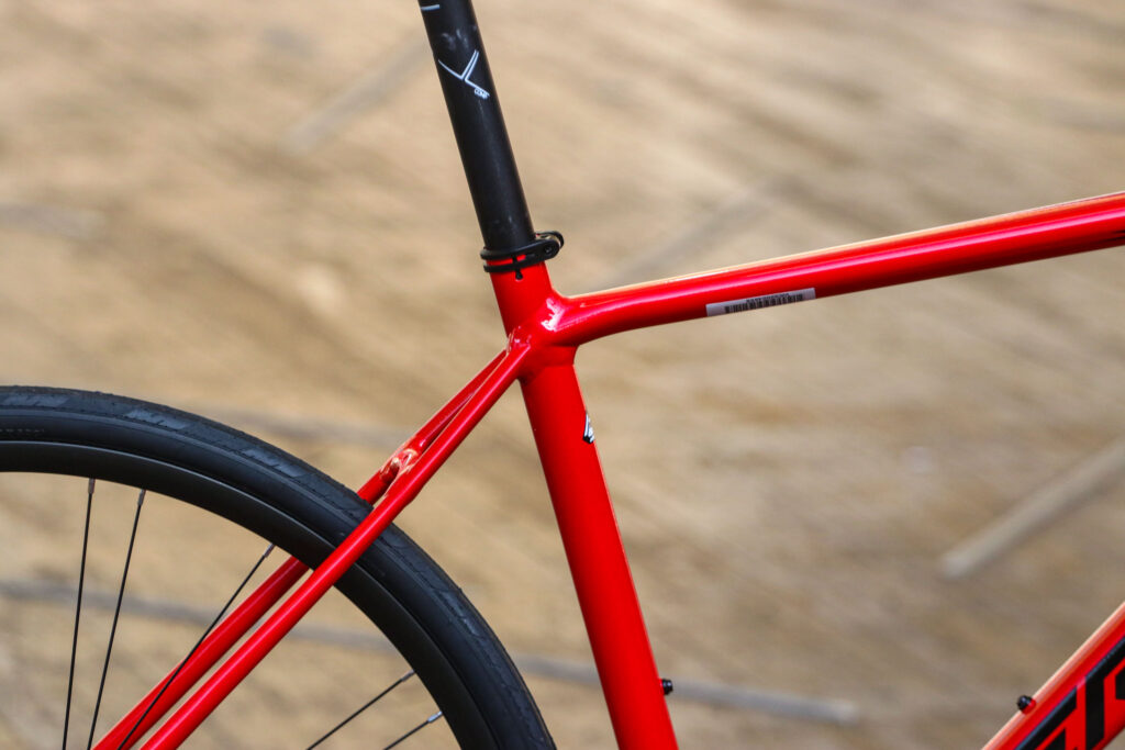 2021 Merida Speeder 200 – seat tube junction.jpg