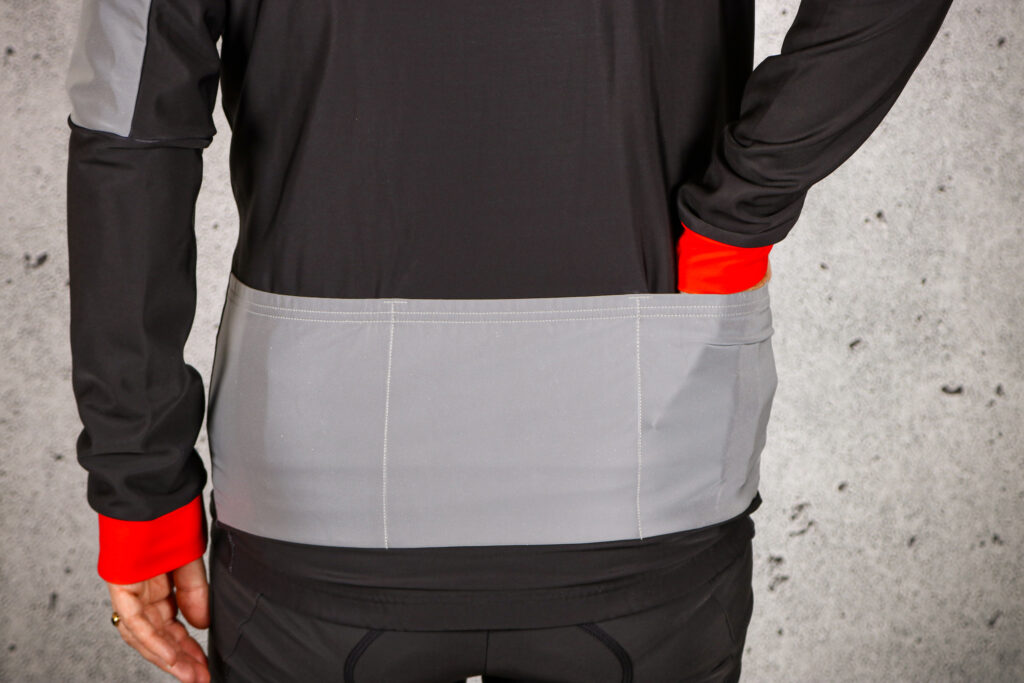 2021 Proviz REFLECT360 Elite Women’s Cycling Jacket – back pockets.jpg