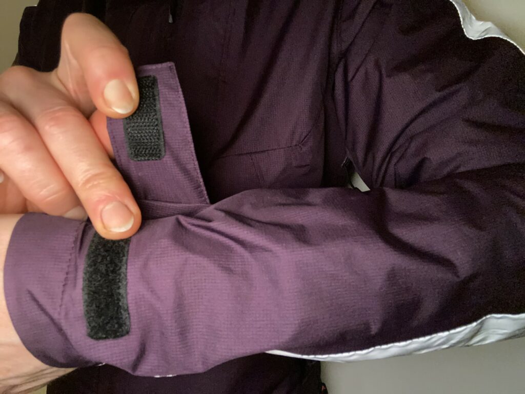 2021 tAltura Nightvision Typhoon Ladies Jacket cuff adjustment.jpg