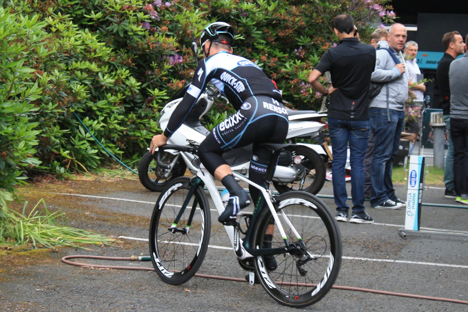 Mark Cavendish &ndash; OPQS Specialized Venge (Tour Special) riding 1