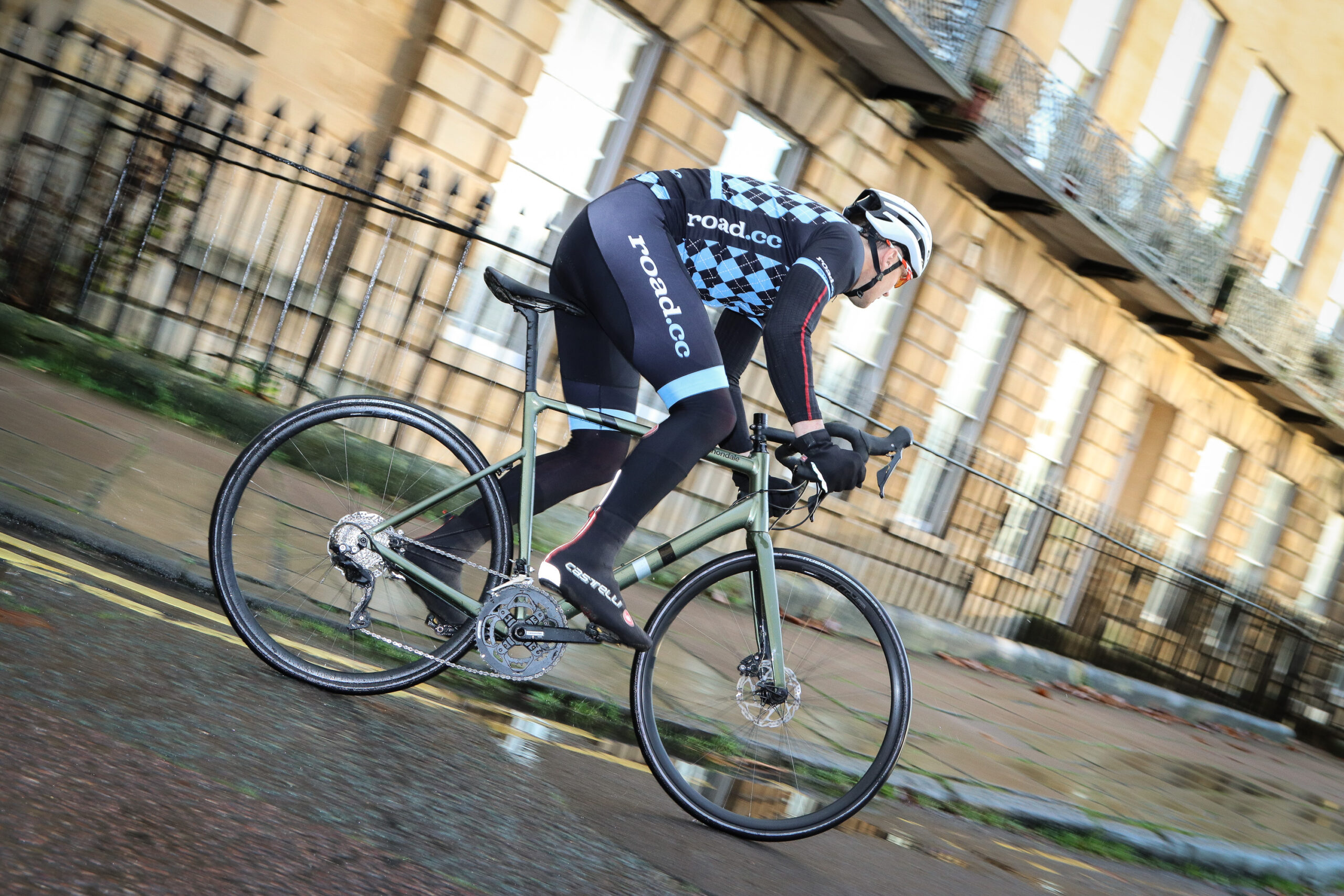 Cannondale CAAD13 105 Disc riding-8