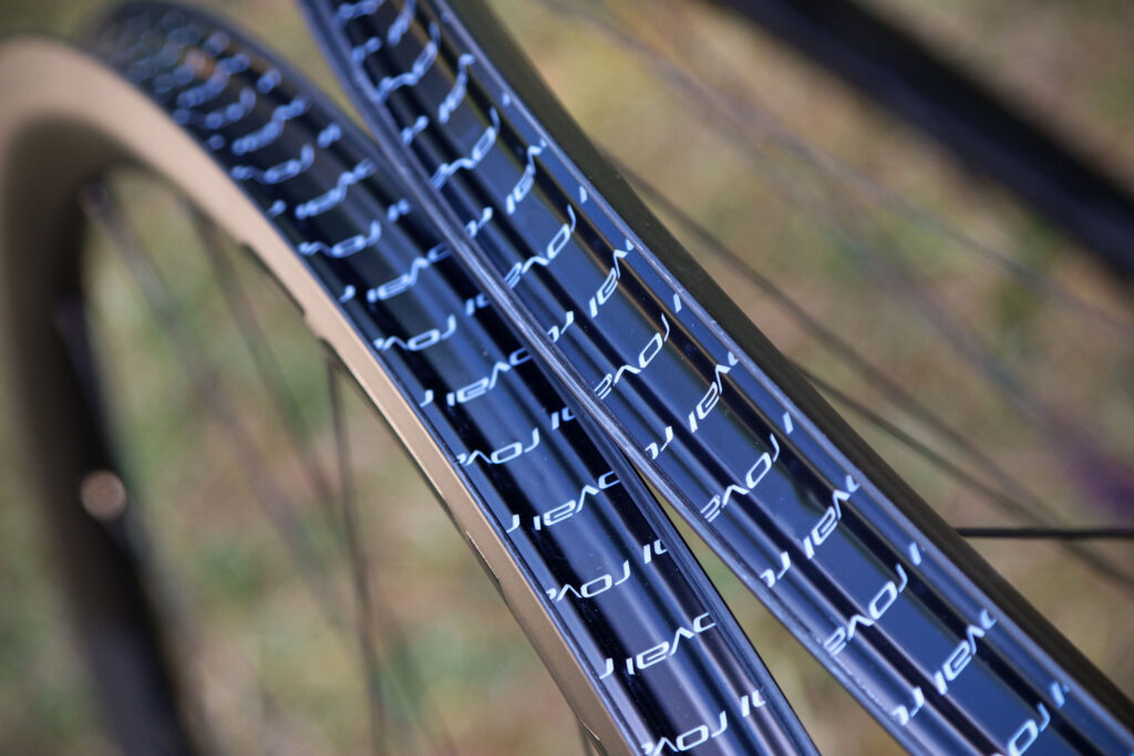 2020 Roval Alpinist CLX wheelset – rim bed.jpg