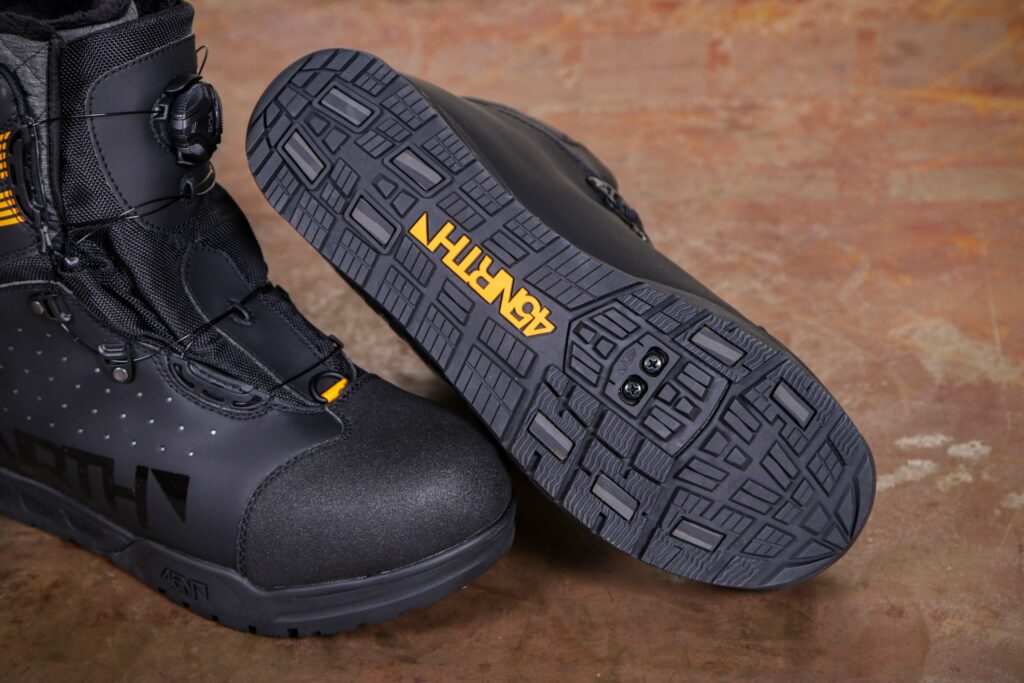 2021 45NRTH Wolvhammer Boa Premium Insulated Winter Cycling Boot – sole tread.jpg