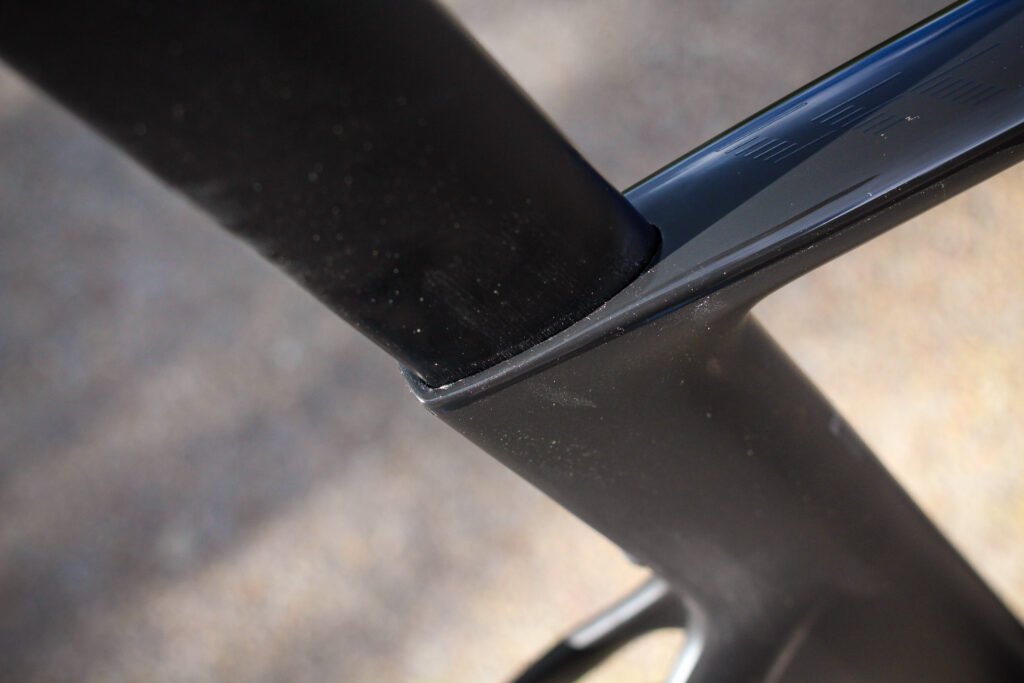 2021 Canyon Aeroad CFR Dura Ace Di2 – seat post detail.jpg
