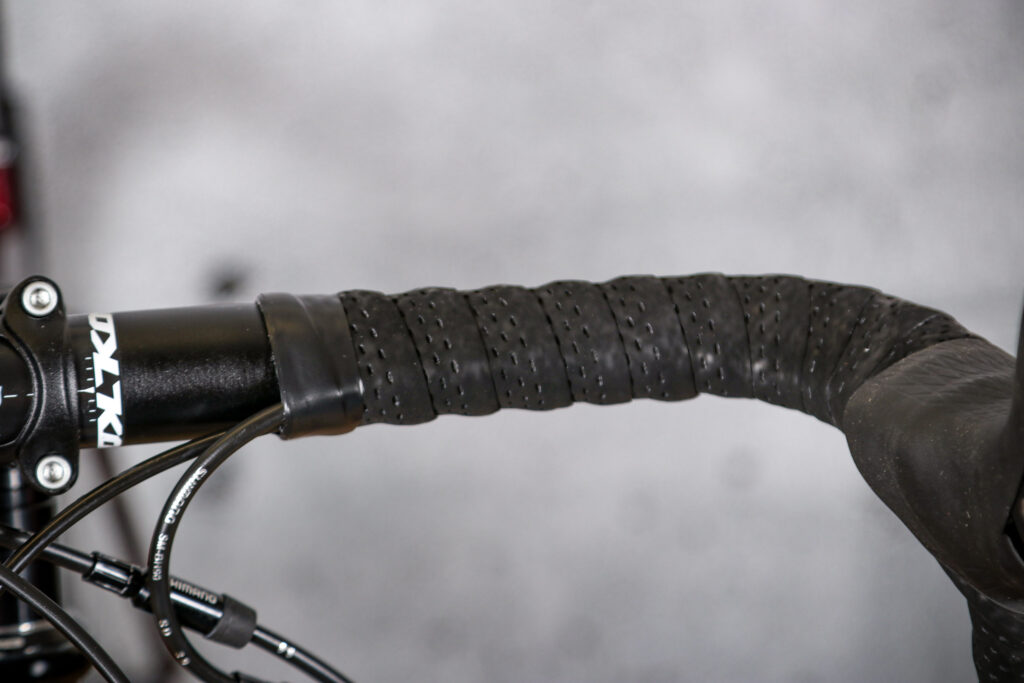 2021 Kona Rove LTD – bar tape.jpg