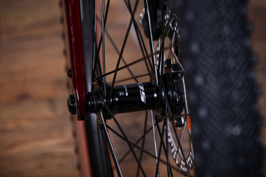 2021 Kona Rove LTD – front hub.jpg