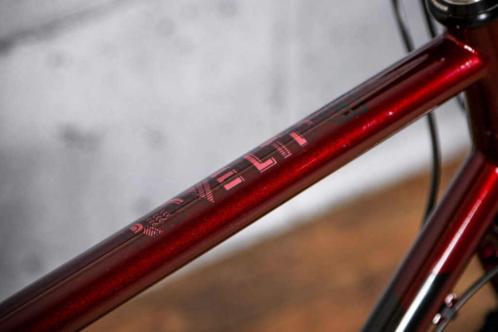 2021 Kona Rove LTD – top tube graphic.jpg