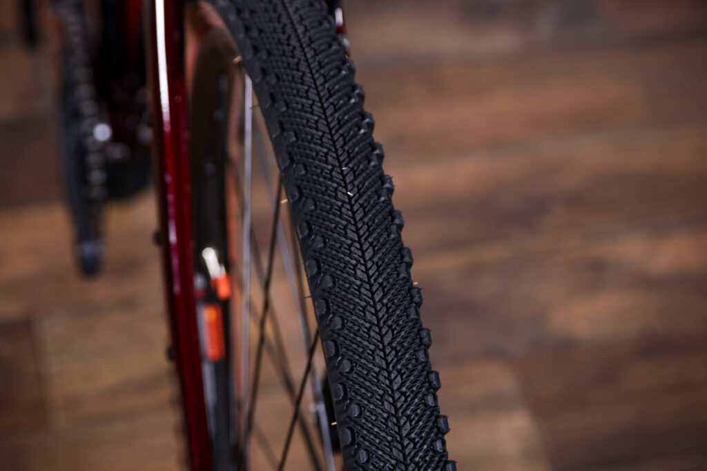 2021 Kona Rove LTD – tyre tread.jpg
