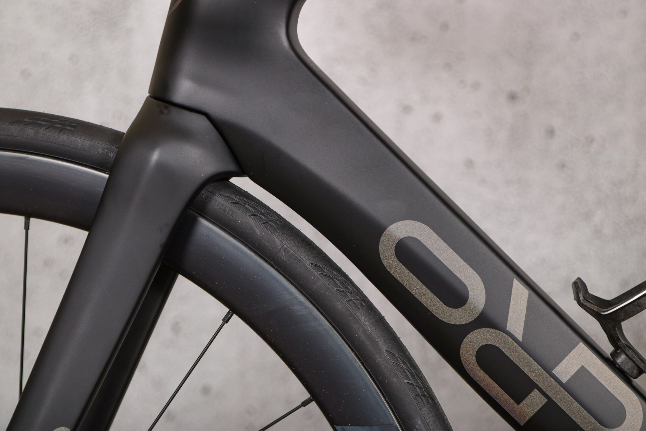 2021 Orro Venturi STC SRAM Force eTap &ndash; tyre and frame clearance