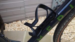Giant Airway Dual Side Bottle Cage 1.JPG