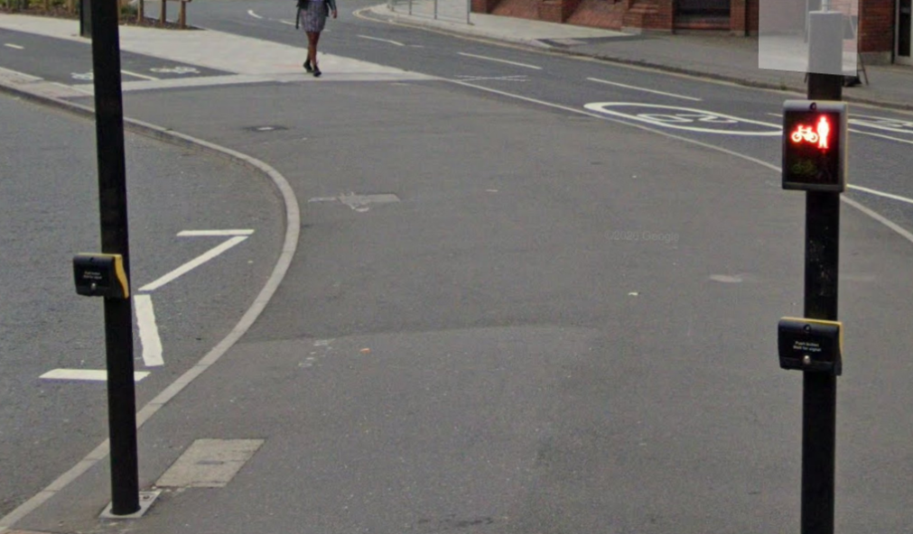 old market roundabout cyclist crossing signs.PNG