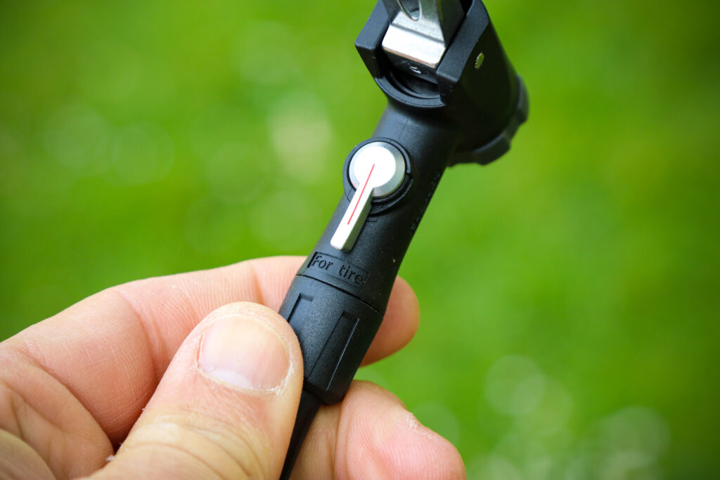 2020 Merida Tubeless floor pump – valve head detail.jpg