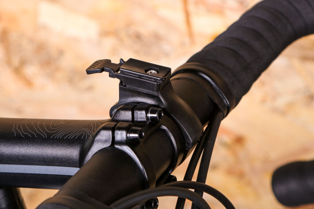 2020 XLC Comp Light Set – front light clamp.jpg
