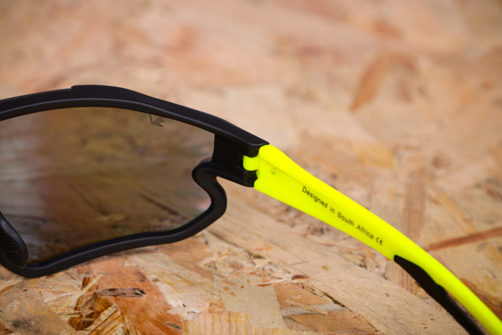 2021 30 South Trail RX glasses – hinge.jpg