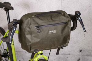2021 Brooks Scape Handlebar Compact Bag.jpg
