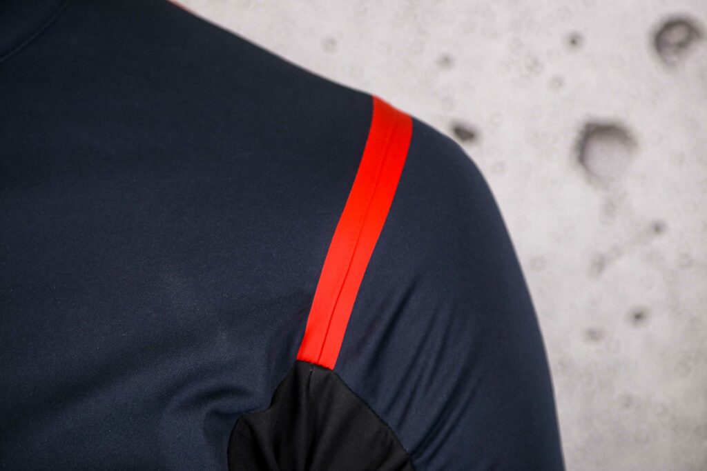 2021 Castelli Alpha RoS 2 Jacket Mens – shoulder.jpg