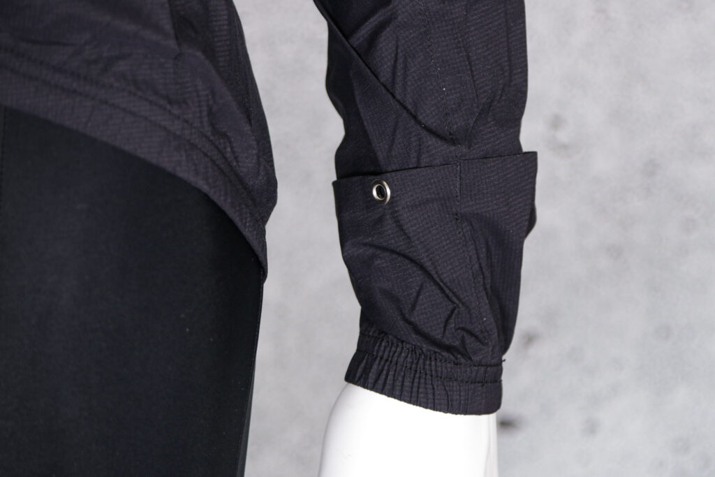 2021 Castelli Emergency Rain Jacket – cuff 1.jpg