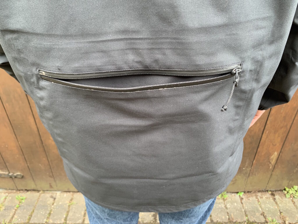 2021 Chrome Storm Cobra 3.0 jacket rear pocket.jpg