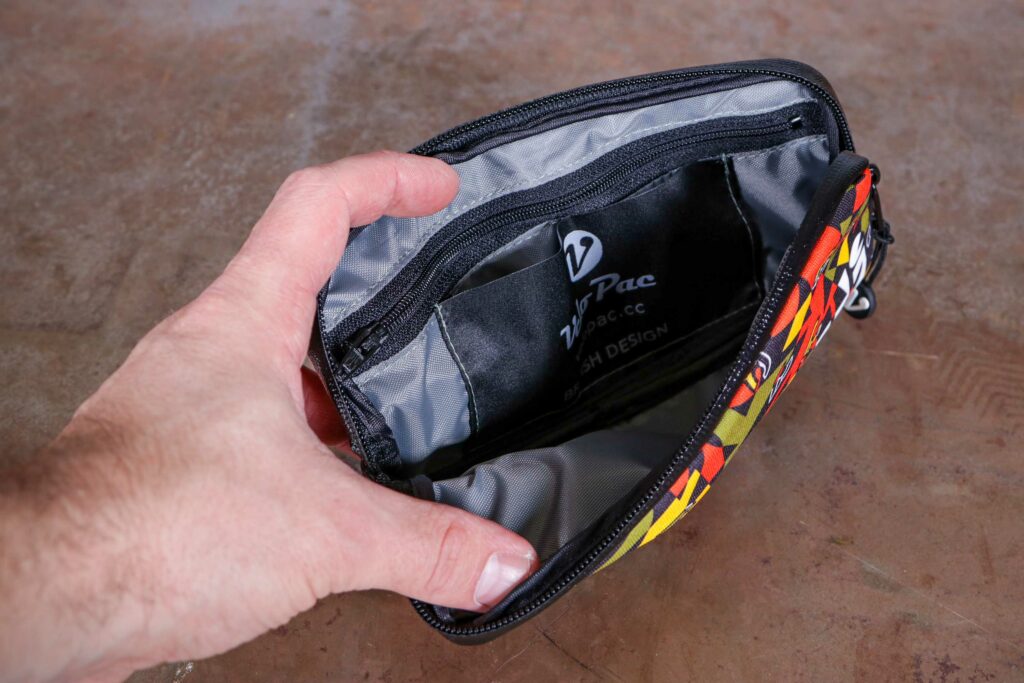 2021 Cinelli Italo Valuables Pouch – inside.jpg