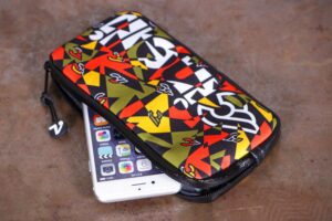 2021 Cinelli Italo Valuables Pouch - with phone.jpg