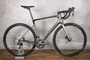2021 Giant Defy Advanced 3.jpg