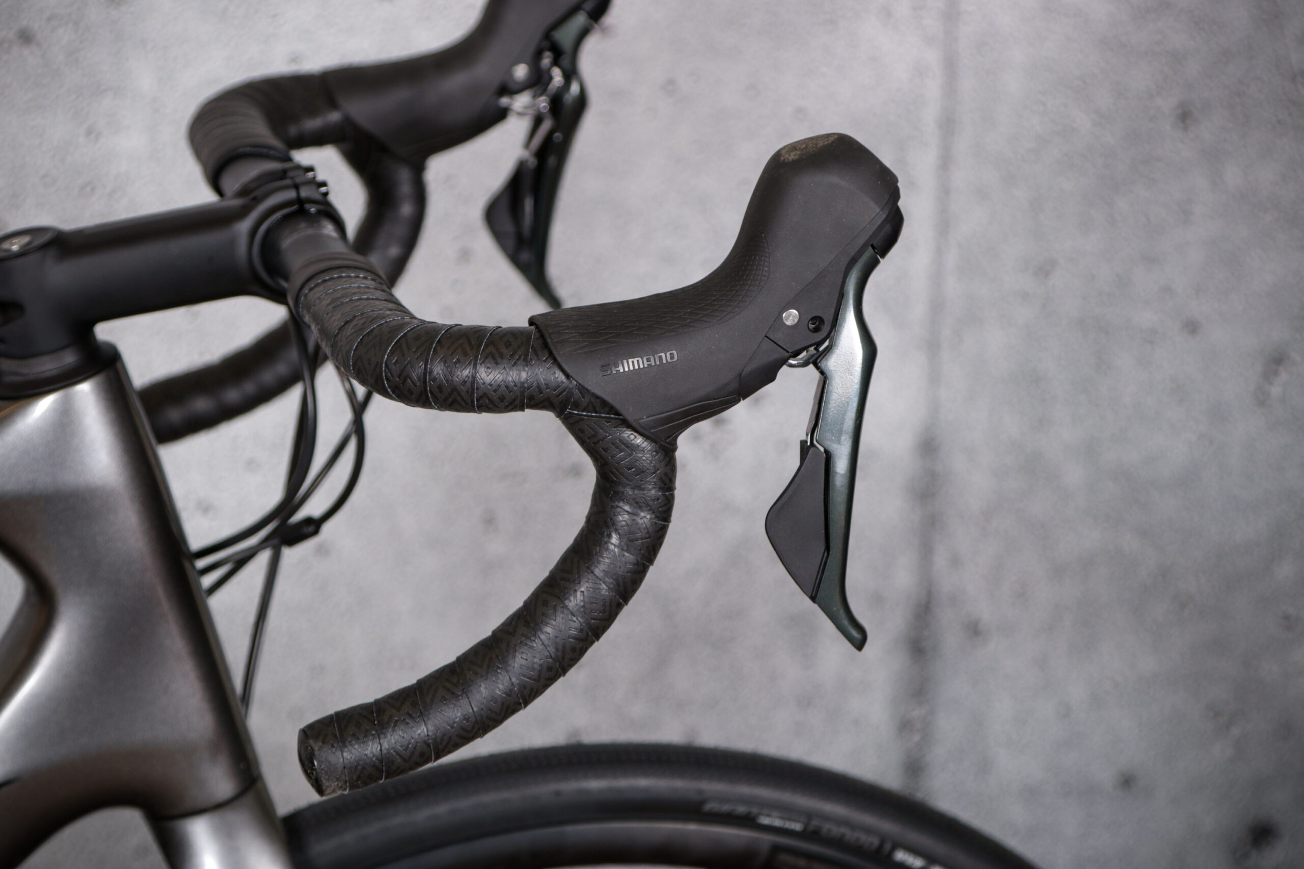 2021 Giant Defy Advanced 3 &ndash; drop bar and lever