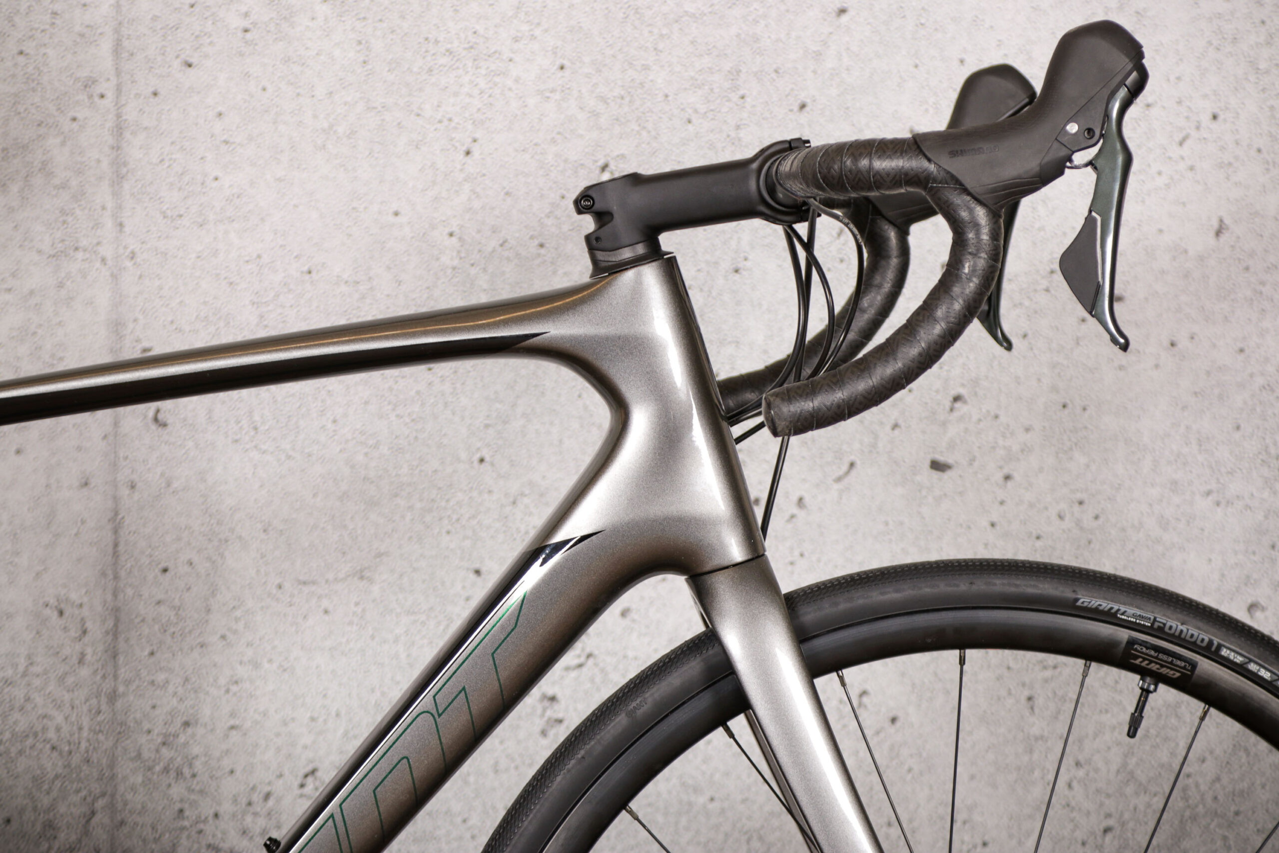 2021 Giant Defy Advanced 3 &ndash; head tube