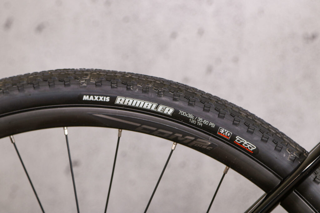 2021 Merida Silex 200 – tyre and rim.jpg
