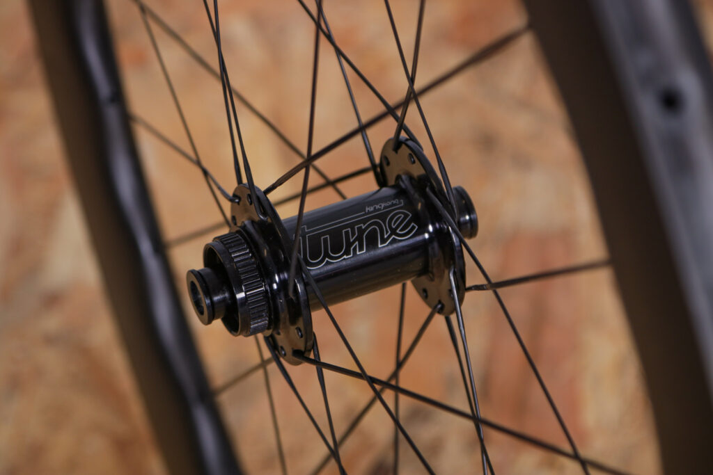 2021 Princeton Wake 6560 Discbrake Wheelset – front hub.jpg