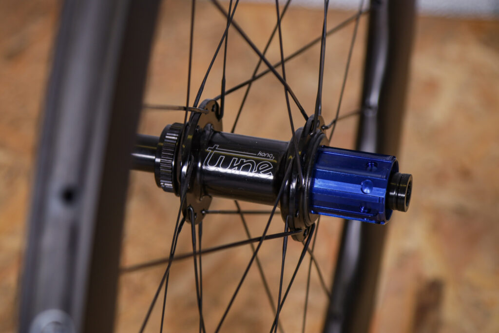 2021 Princeton Wake 6560 Discbrake Wheelset – rear hub.jpg