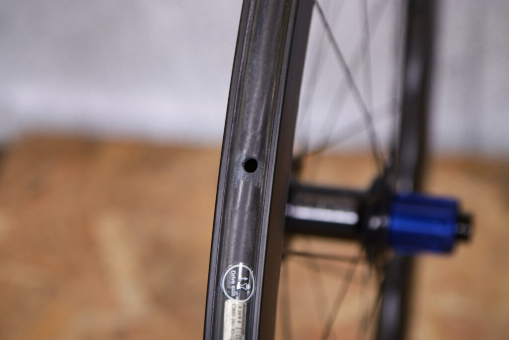2021 Princeton Wake 6560 Discbrake Wheelset – rim bed valve hole.jpg